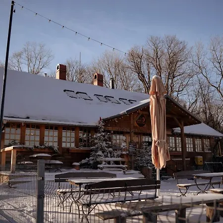 Hotel Debowiec520 3*