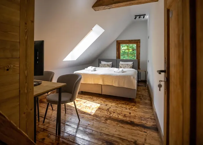 Hotel Debowiec520 3*